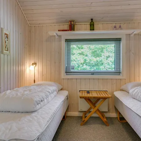 Esaline - 400m From The Sea By Interhome * Hals