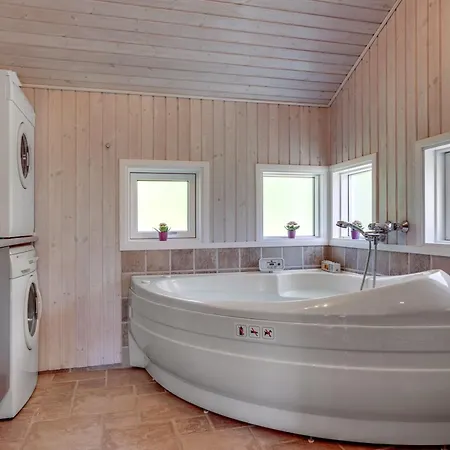 Esaline - 400m From The Sea By Interhome *