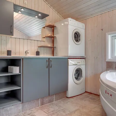Esaline - 400m From The Sea By Interhome