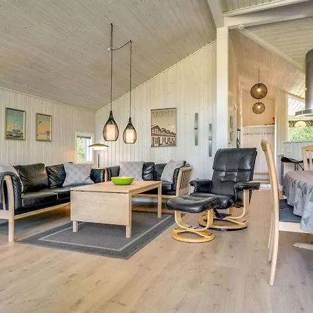 Esaline - 400m From The Sea By Interhome Hals