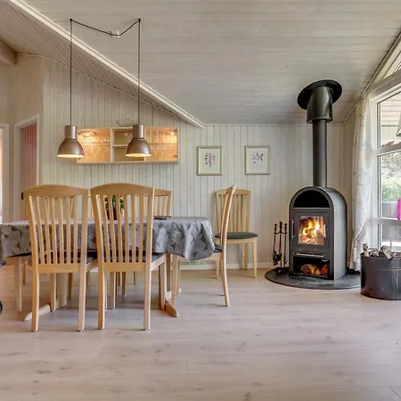Esaline - 400m From The Sea By Interhome