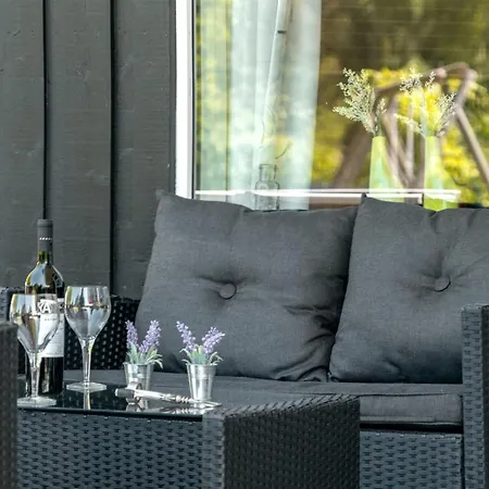 Esaline - 400m From The Sea By Interhome *