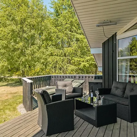 Esaline - 400m From The Sea By Interhome